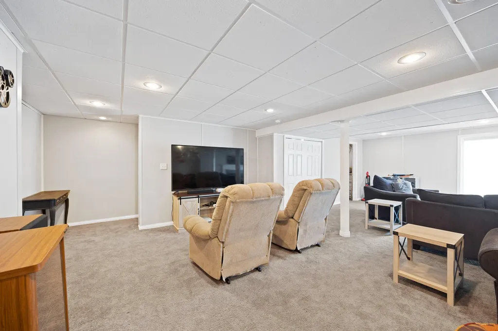 350 Pin Oak Drive Taylorsville KY 40071