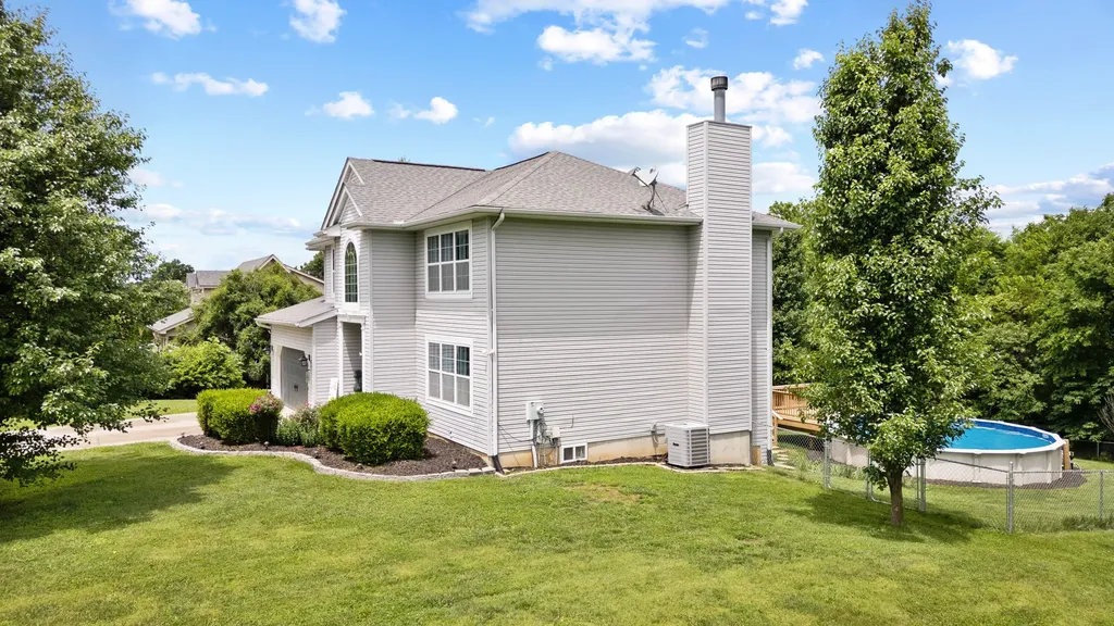 350 Pin Oak Drive Taylorsville KY 40071