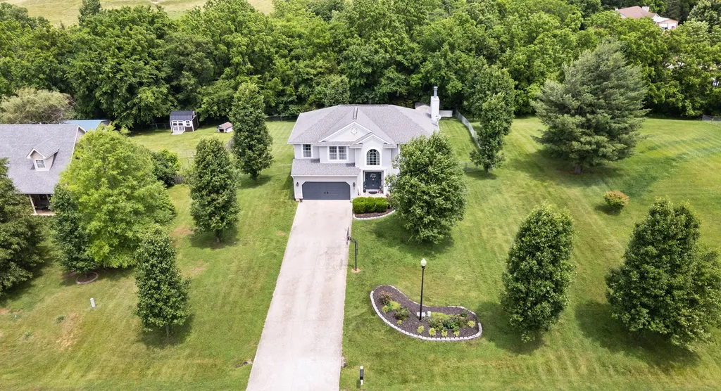 350 Pin Oak Drive Taylorsville KY 40071
