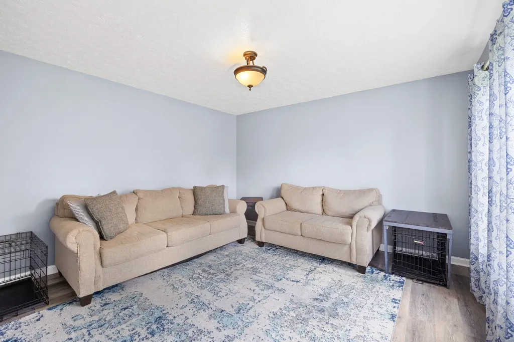 350 Pin Oak Drive Taylorsville KY 40071