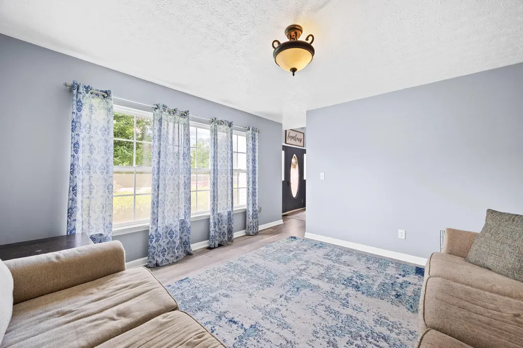 350 Pin Oak Drive Taylorsville KY 40071