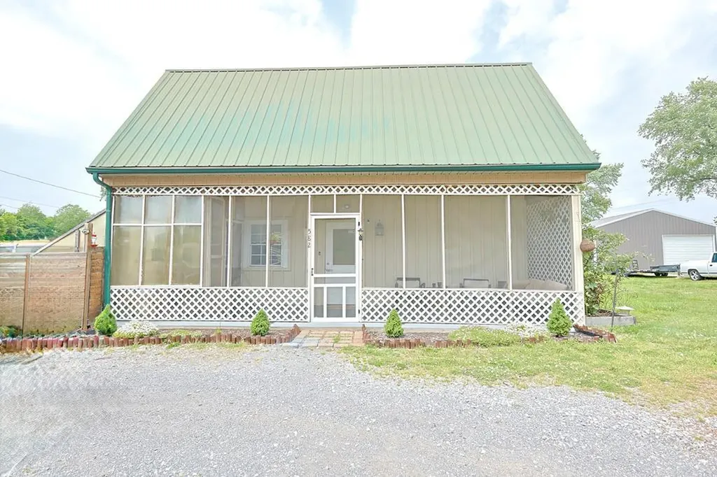 582 Cerulean Road Cadiz KY 42211