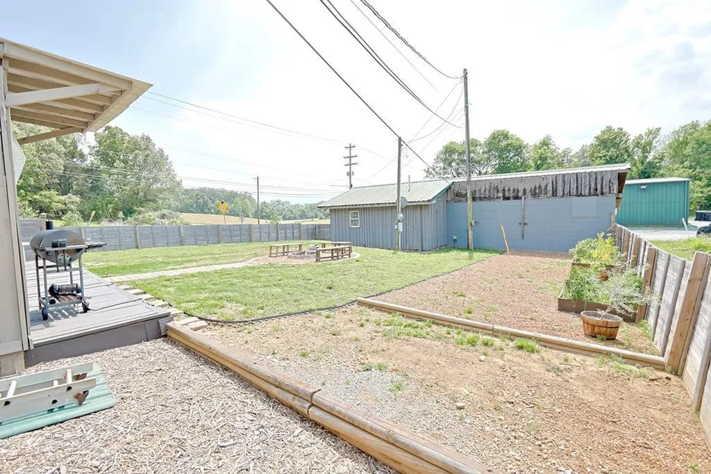 582 Cerulean Road Cadiz KY 42211