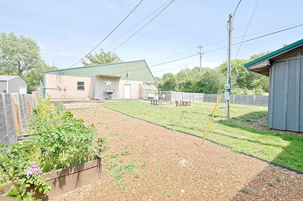 582 Cerulean Road Cadiz KY 42211