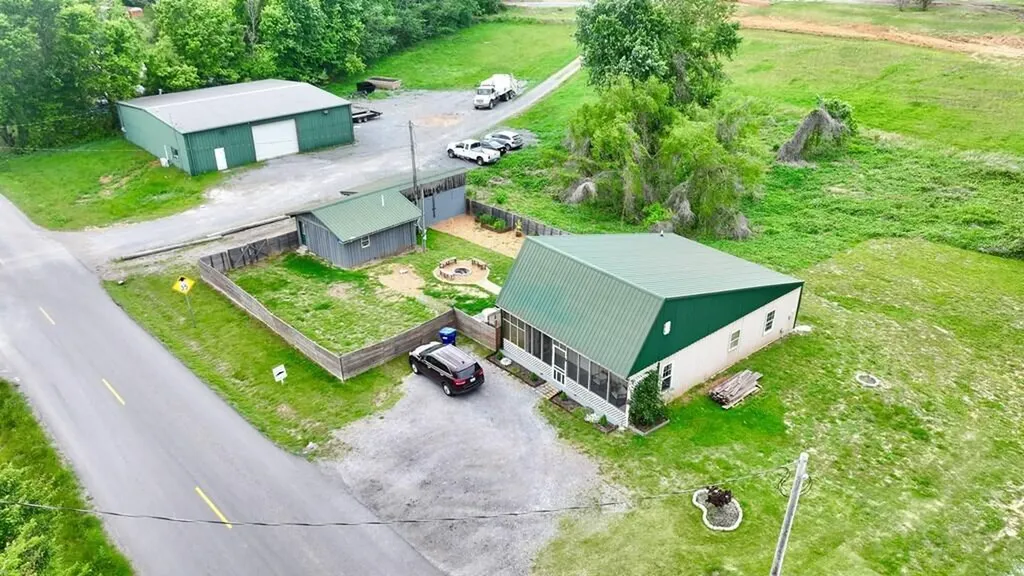 582 Cerulean Road Cadiz KY 42211