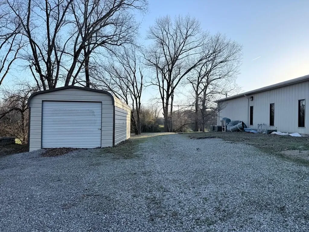 10926 10926 Lafayette Road Herndon KY 42236