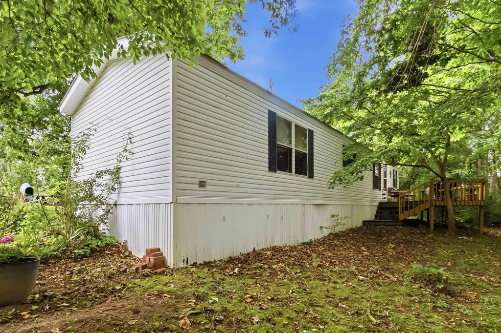 1015 Kentucky 70 Eubank KY 42567