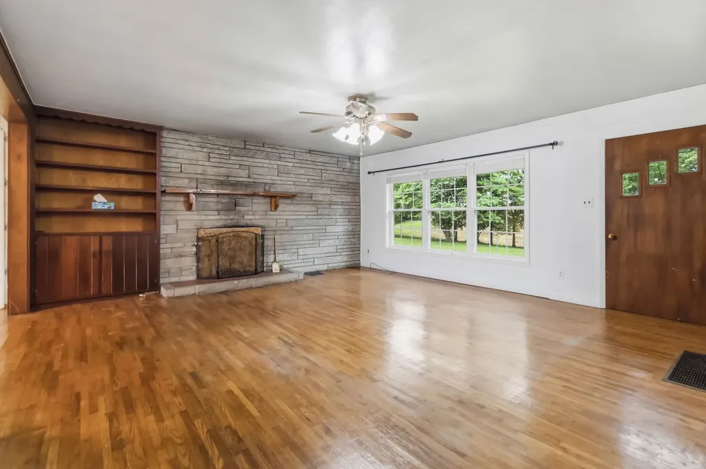1015 Kentucky 70 Eubank KY 42567