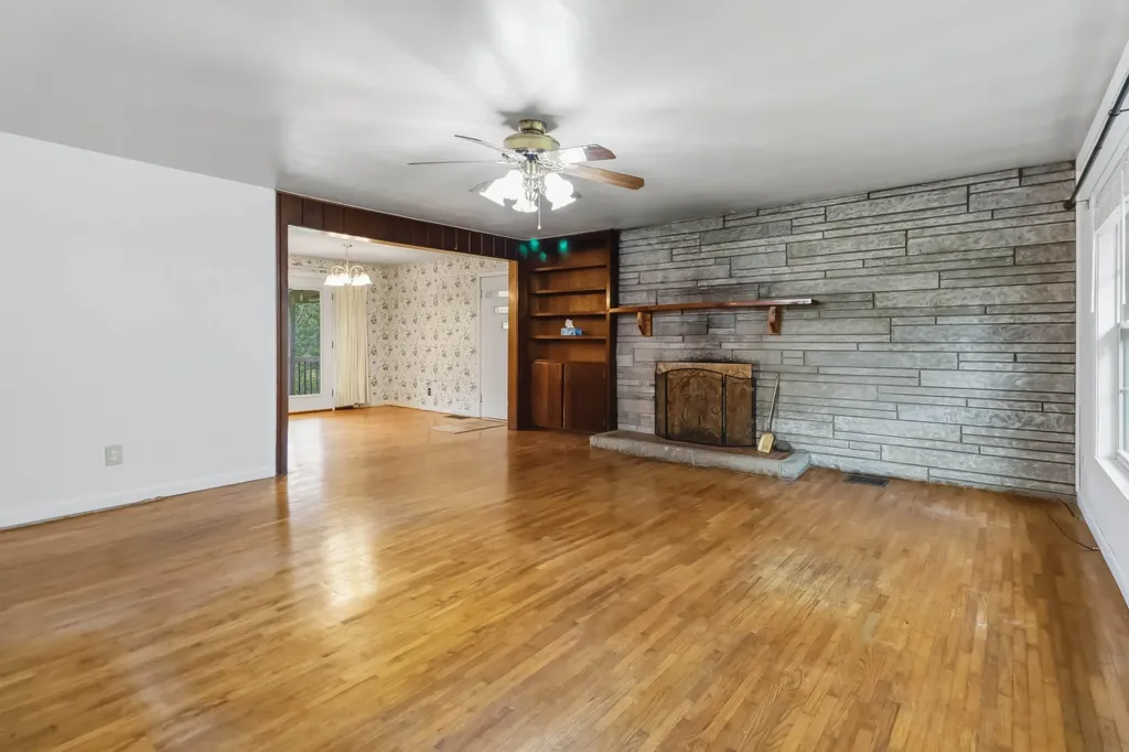 1015 Kentucky 70 Eubank KY 42567