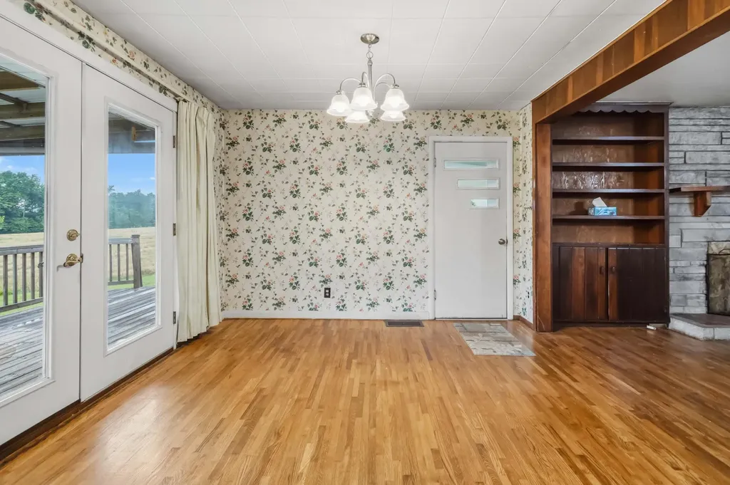1015 Kentucky 70 Eubank KY 42567