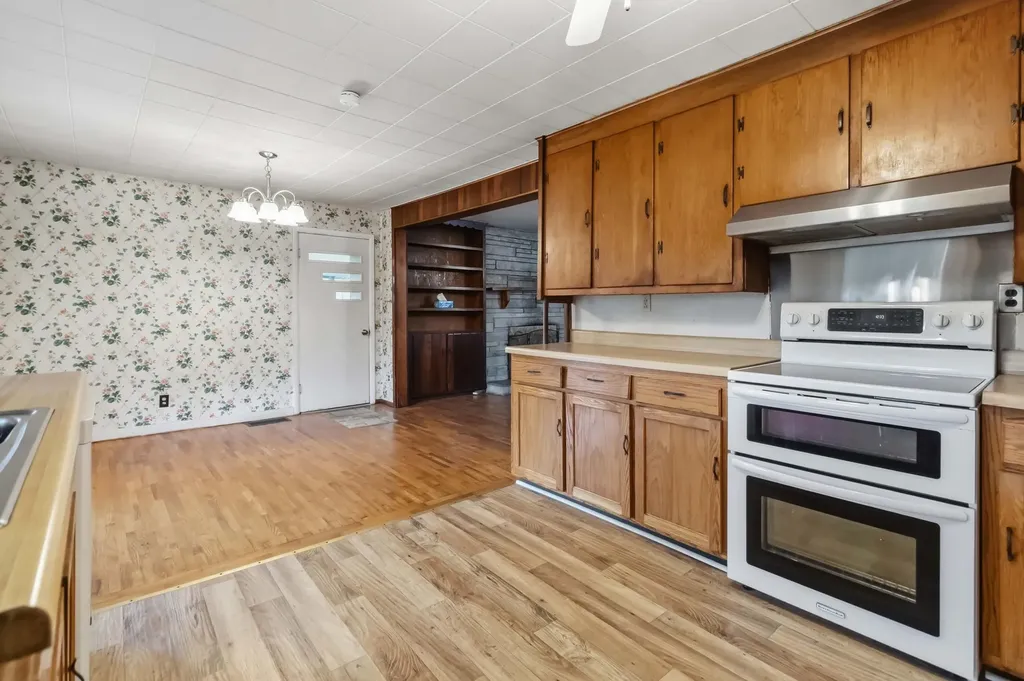 1015 Kentucky 70 Eubank KY 42567