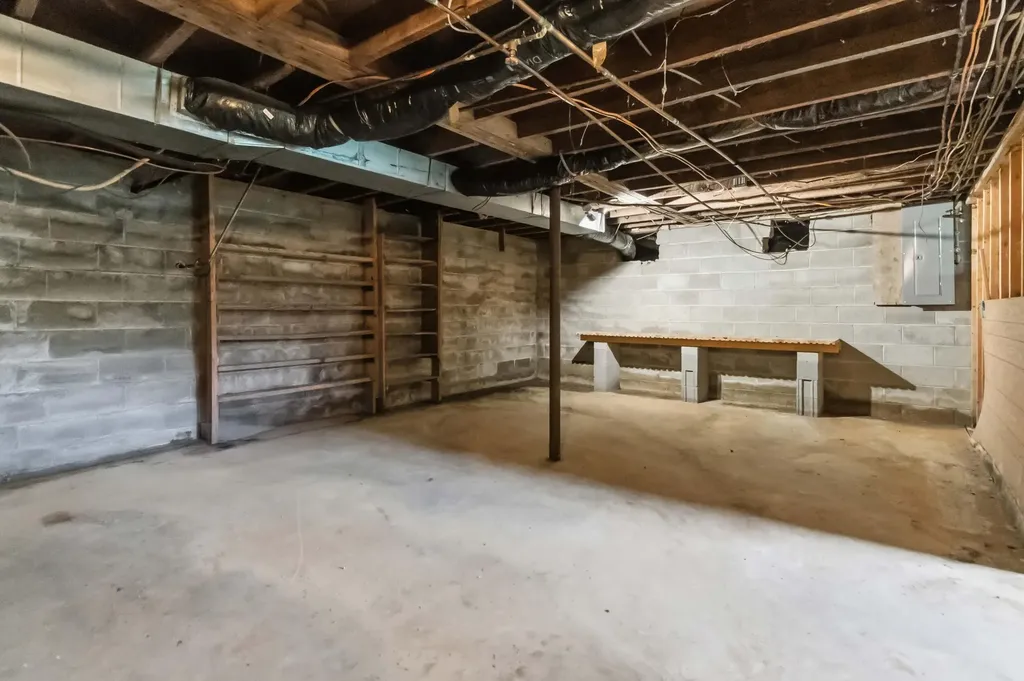 1015 Kentucky 70 Eubank KY 42567