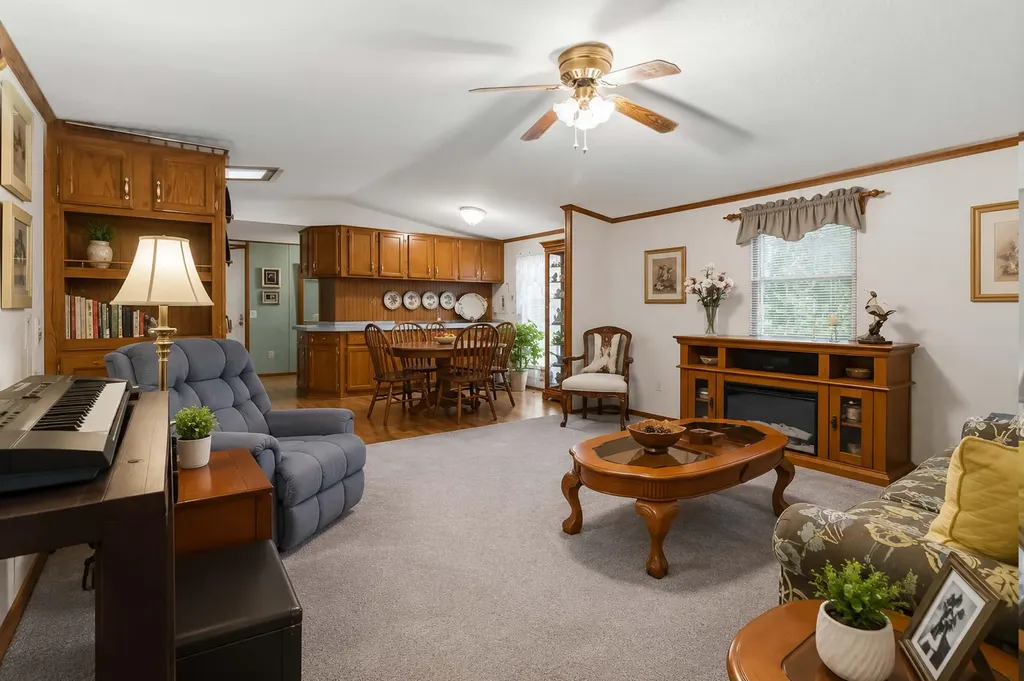 1015 Kentucky 70 Eubank KY 42567