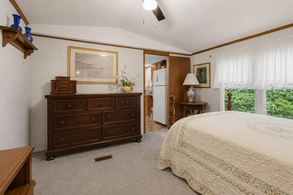 1015 Kentucky 70 Eubank KY 42567