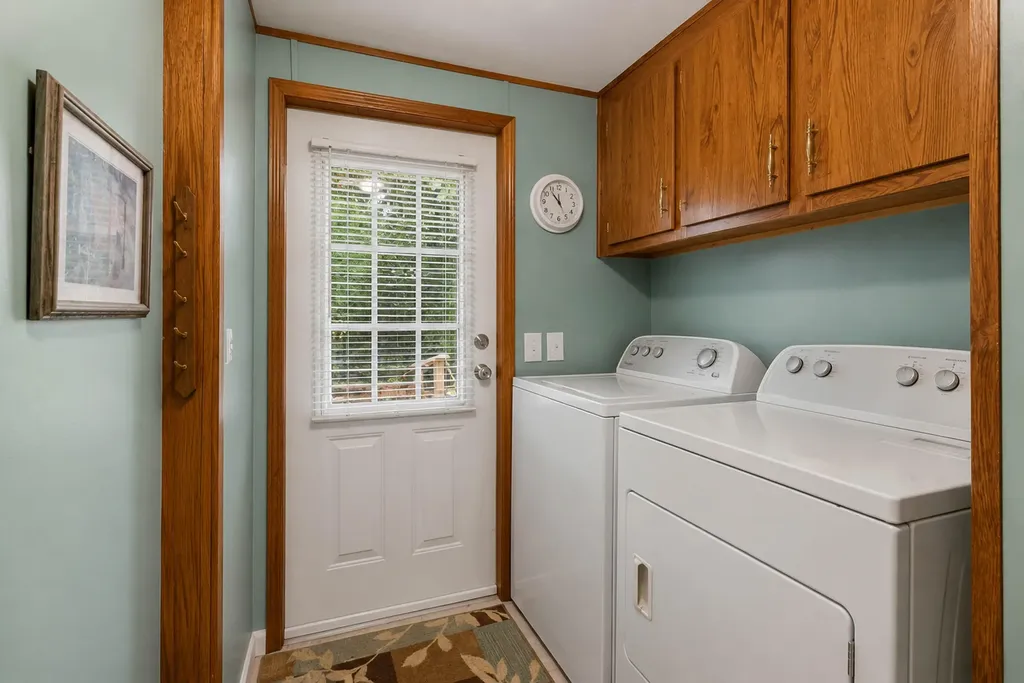 1015 Kentucky 70 Eubank KY 42567