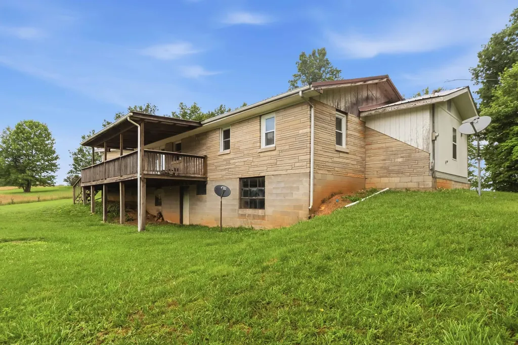 1015 Kentucky 70 Eubank KY 42567
