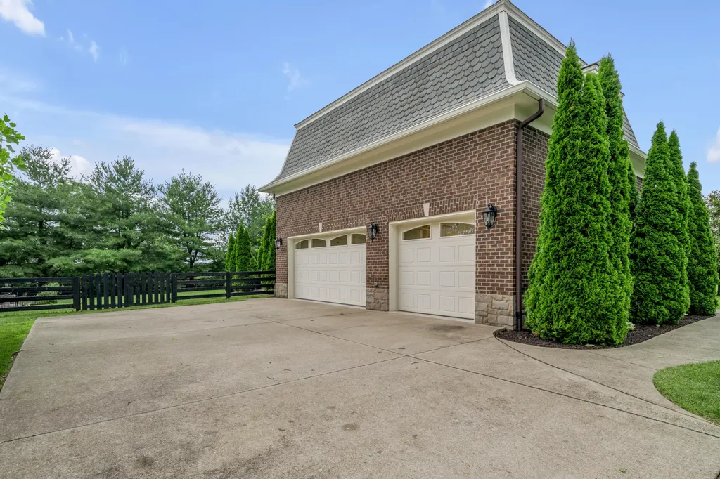 601 W Brannon Road Nicholasville KY 40356