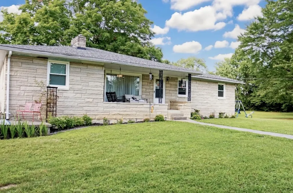 270 W Railroad Stanton KY 40380