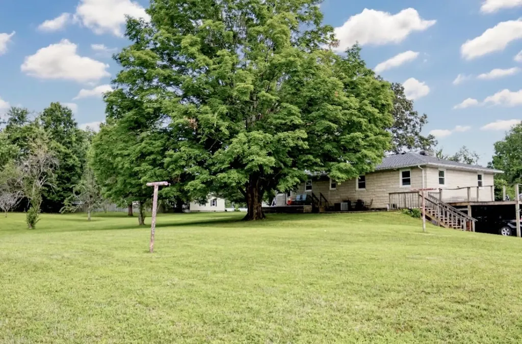 270 W Railroad Stanton KY 40380