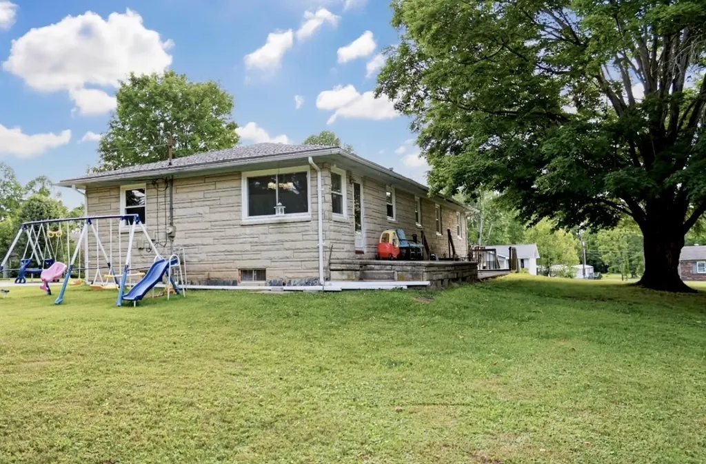 270 W Railroad Stanton KY 40380