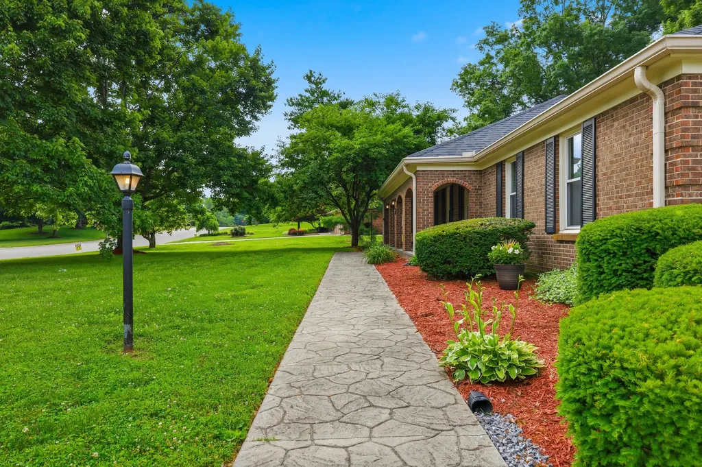 194 Old Coach Road Nicholasville KY 40356