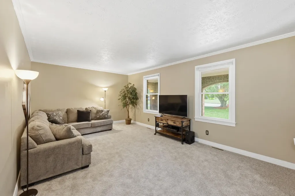 194 Old Coach Road Nicholasville KY 40356