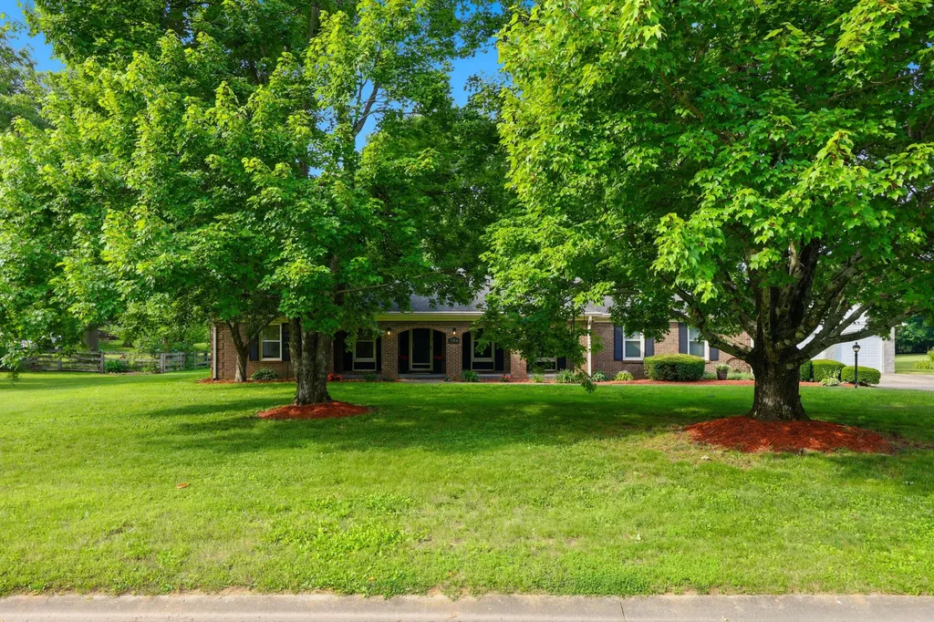 194 Old Coach Road Nicholasville KY 40356