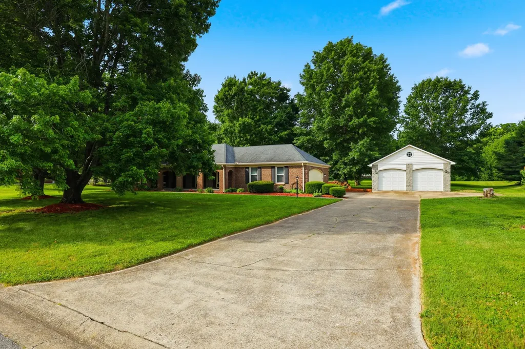 194 Old Coach Road Nicholasville KY 40356