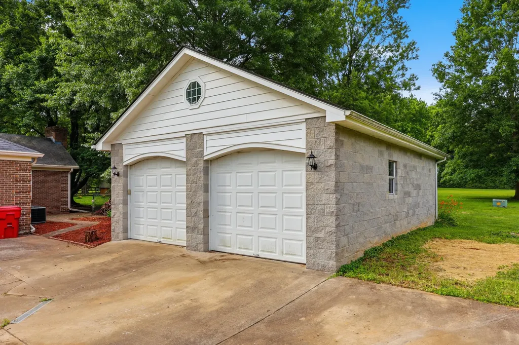 194 Old Coach Road Nicholasville KY 40356