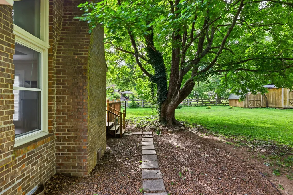 194 Old Coach Road Nicholasville KY 40356