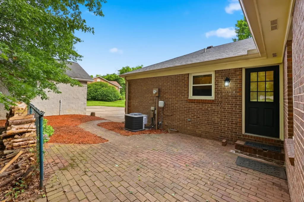 194 Old Coach Road Nicholasville KY 40356