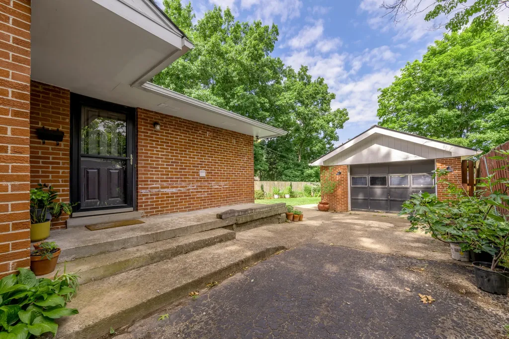1737 Shenandoah Drive Lexington KY 40504