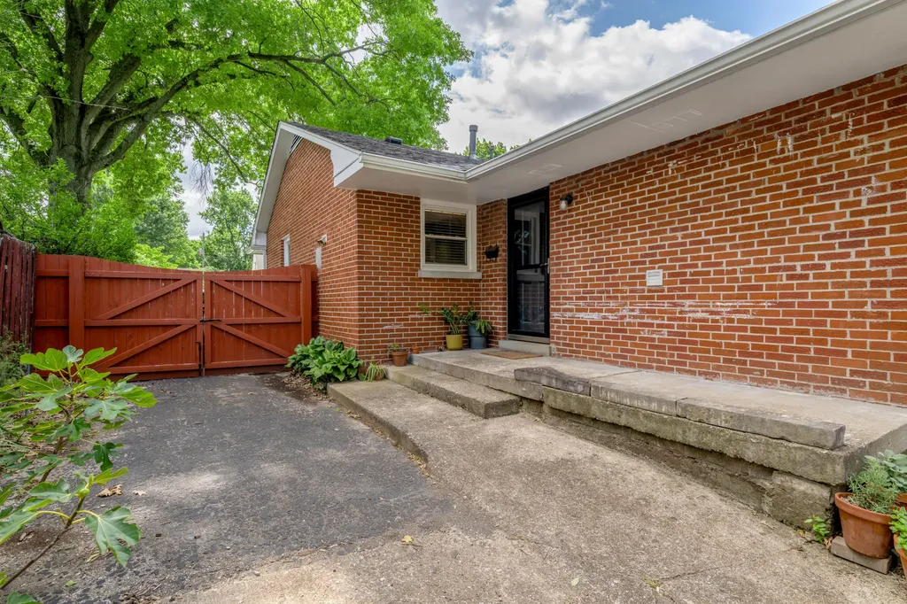 1737 Shenandoah Drive Lexington KY 40504
