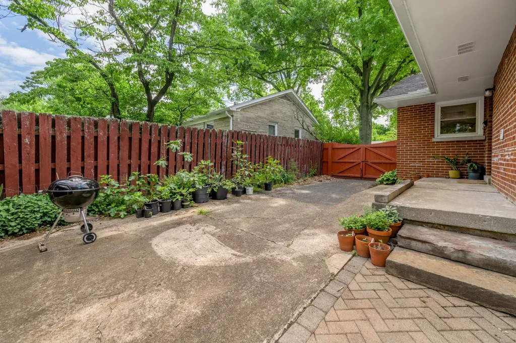1737 Shenandoah Drive Lexington KY 40504