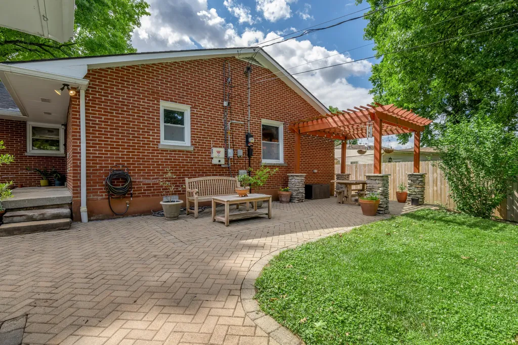 1737 Shenandoah Drive Lexington KY 40504