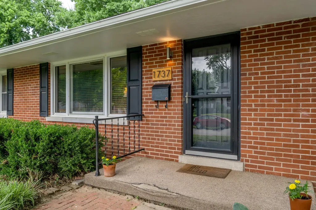 1737 Shenandoah Drive Lexington KY 40504