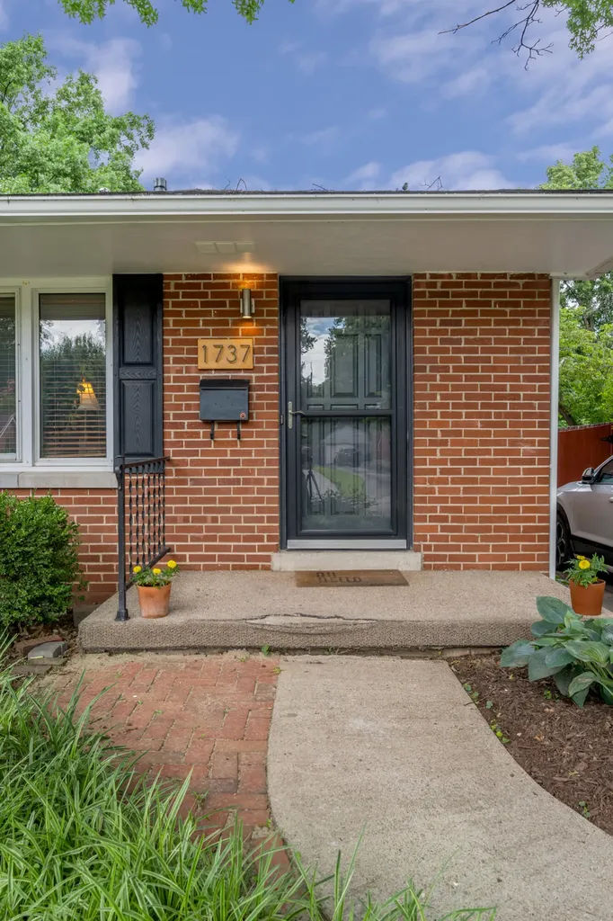 1737 Shenandoah Drive Lexington KY 40504