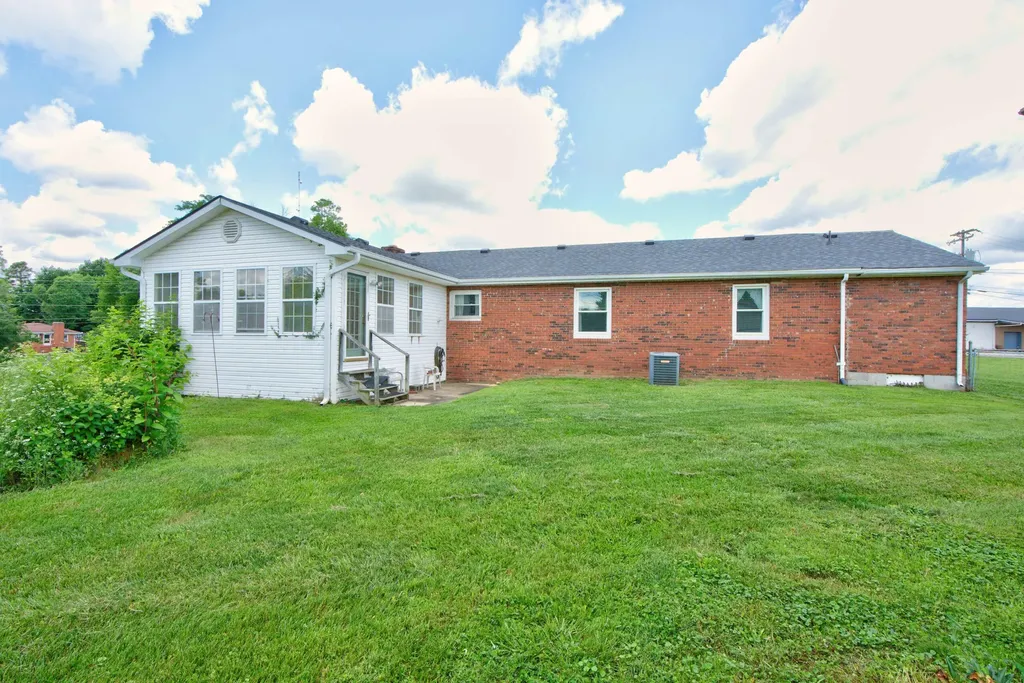 101 Herron Drive Lancaster KY 40444