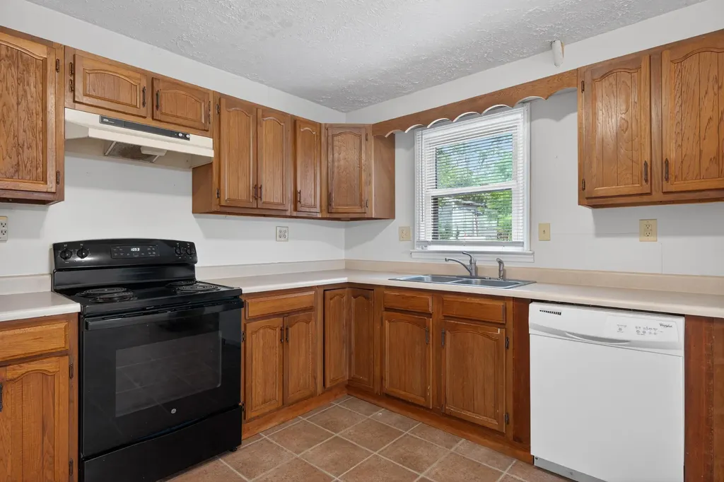 222 Martin Drive Richmond KY 40475