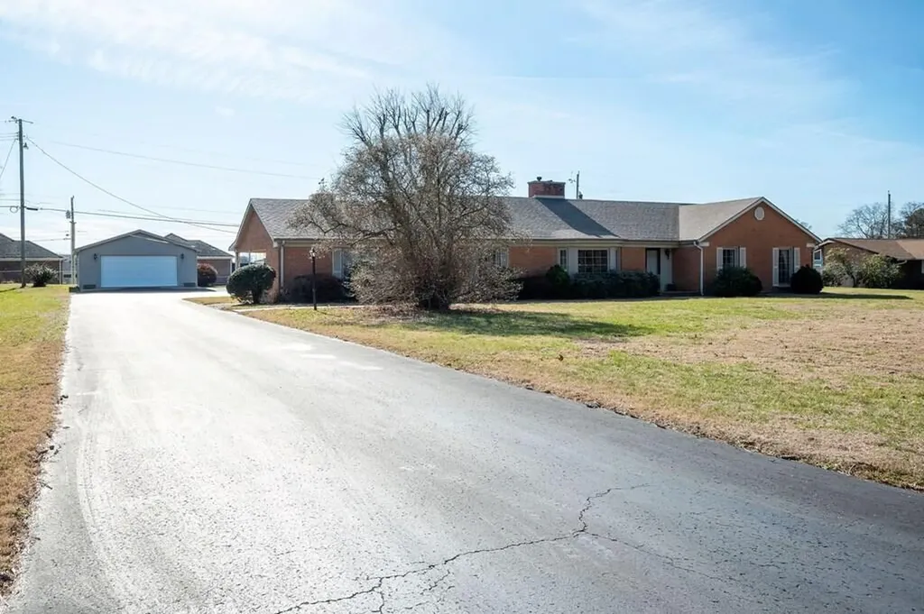 204 Ridgehill Drive Hopkinsville KY 42240