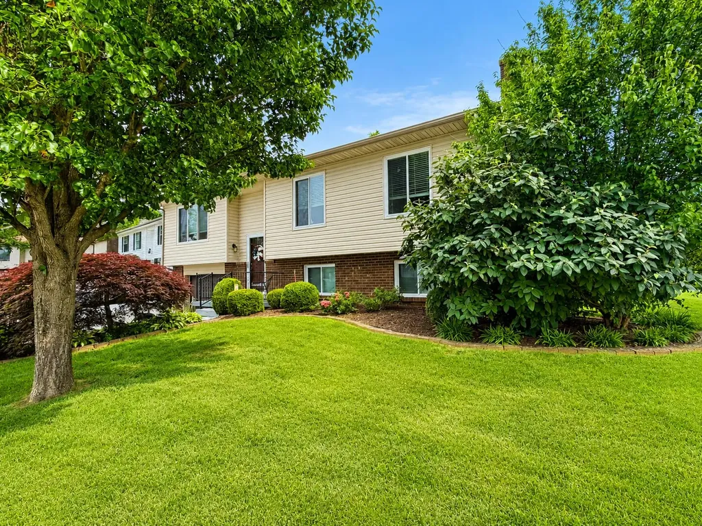 391 S Eagle Creek Drive Lexington KY 40515