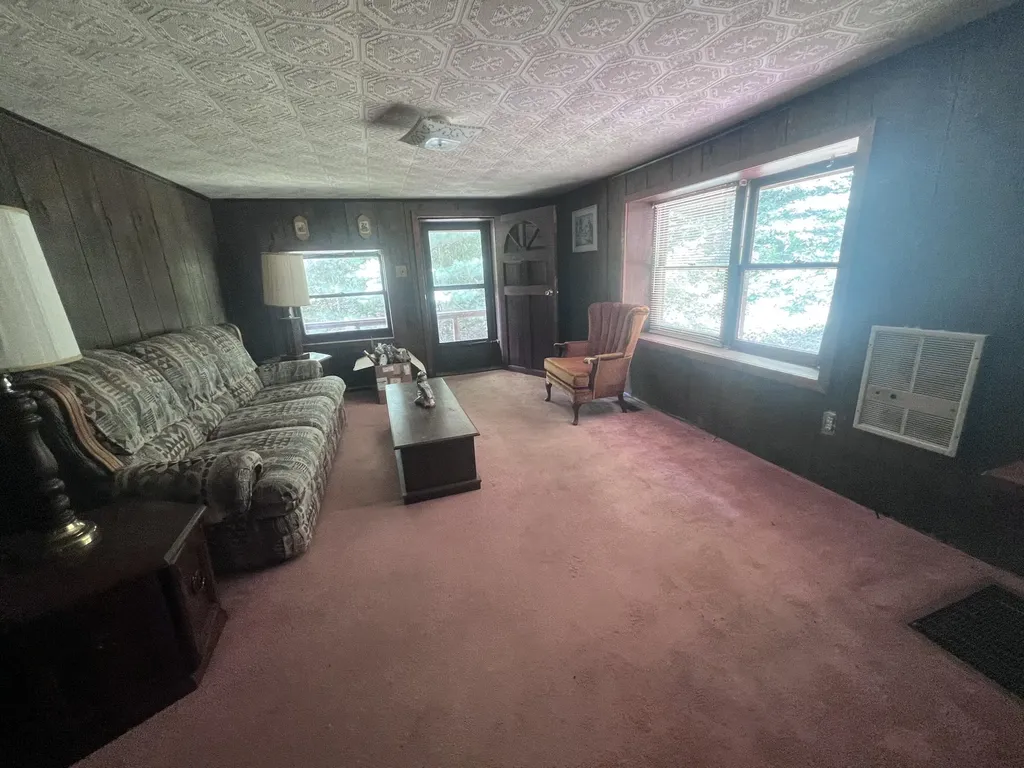 207 Jim Hollow Road Pineville KY 40977