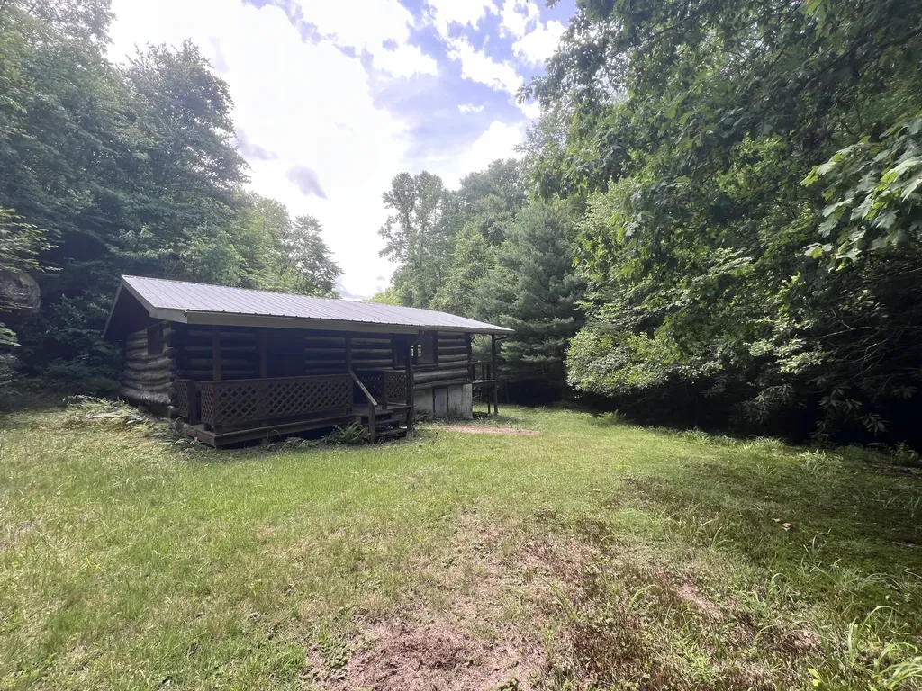 207 Jim Hollow Road Pineville KY 40977