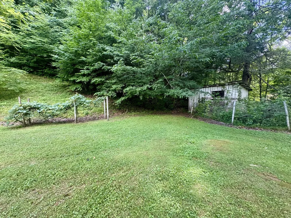 5364 2025 Highway Booneville KY 41314