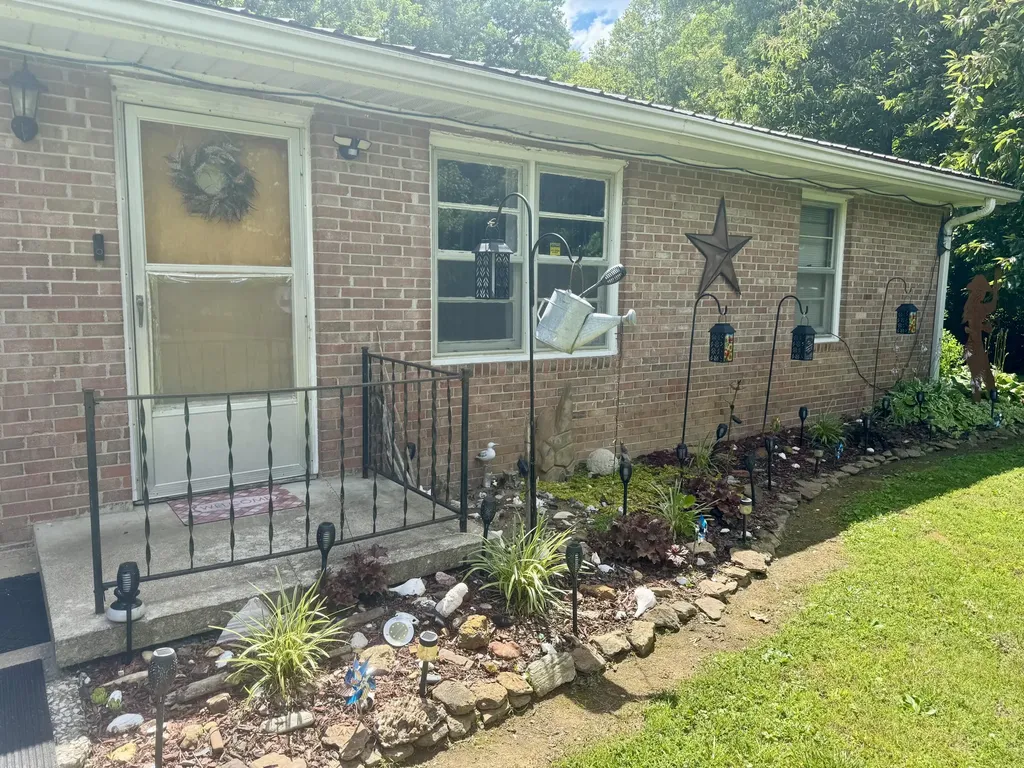 5364 2025 Highway Booneville KY 41314