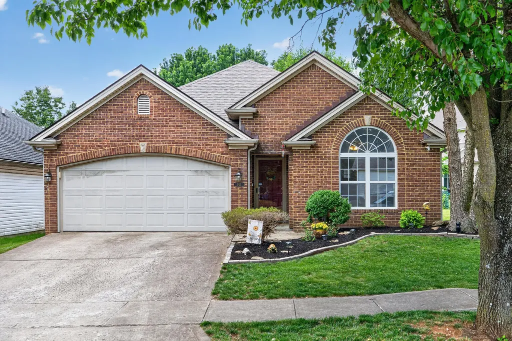 141 White Oak Trace Lexington KY 40511