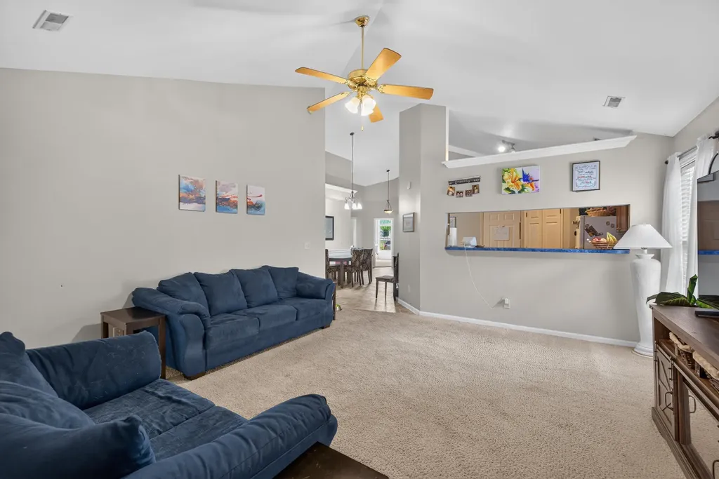 141 White Oak Trace Lexington KY 40511