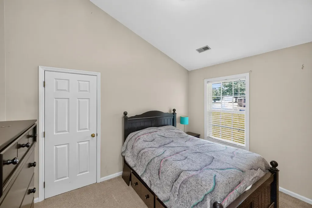 141 White Oak Trace Lexington KY 40511