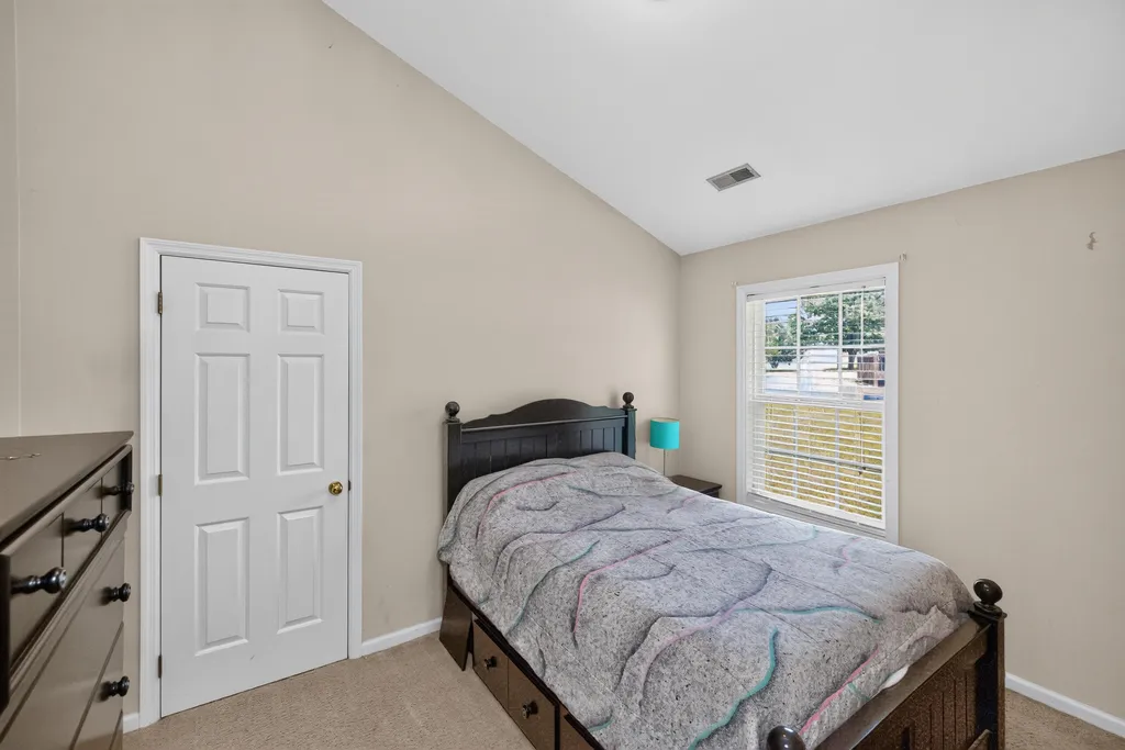 141 White Oak Trace Lexington KY 40511