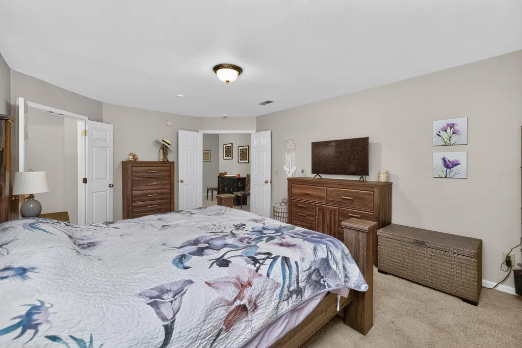 141 White Oak Trace Lexington KY 40511